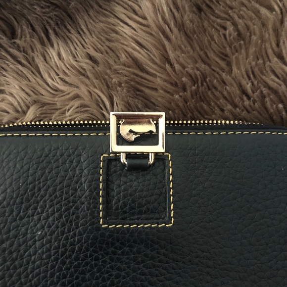 Dooney & Bourke vintage wristlet! - Picture 3 of 5